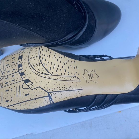 Lady - Picture 3 of 4